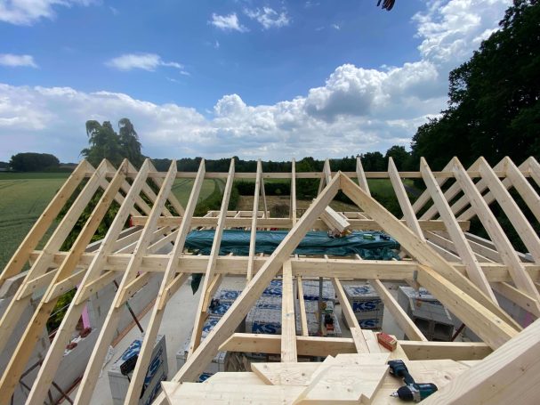 Dachneubau in Holzbauweise durch Zimmerei Wille in Niedersachsen